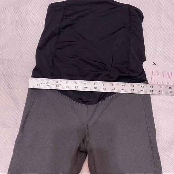 Isabel Maternity Active Capri & Crossover Leggings - Picture 2 of 8